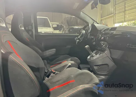 2013 Fiat 500 Abarth z USA, uszkodzony, nr VIN 3C3CFFFH9DT664970